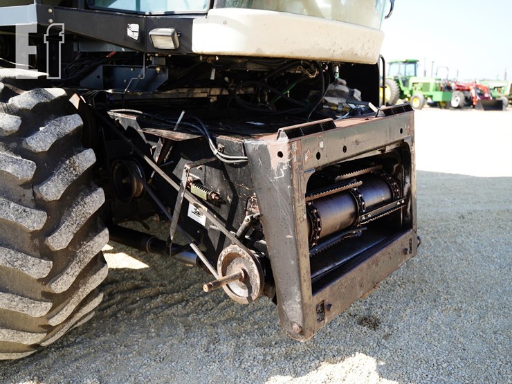 2004-gleaner-r65-image-16