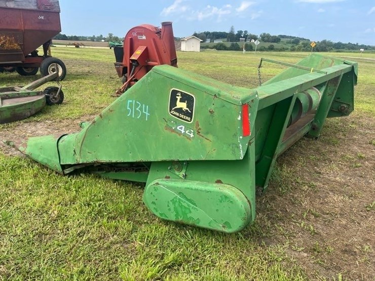 john-deere-444-image-2