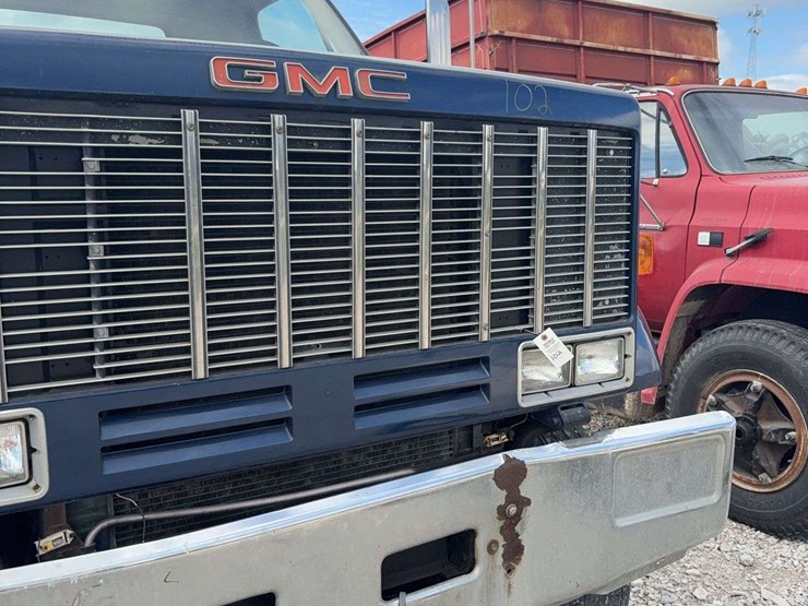 1984-gmc-7000-image-18