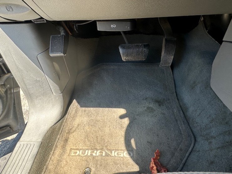 2005-dodge-durango-image-55