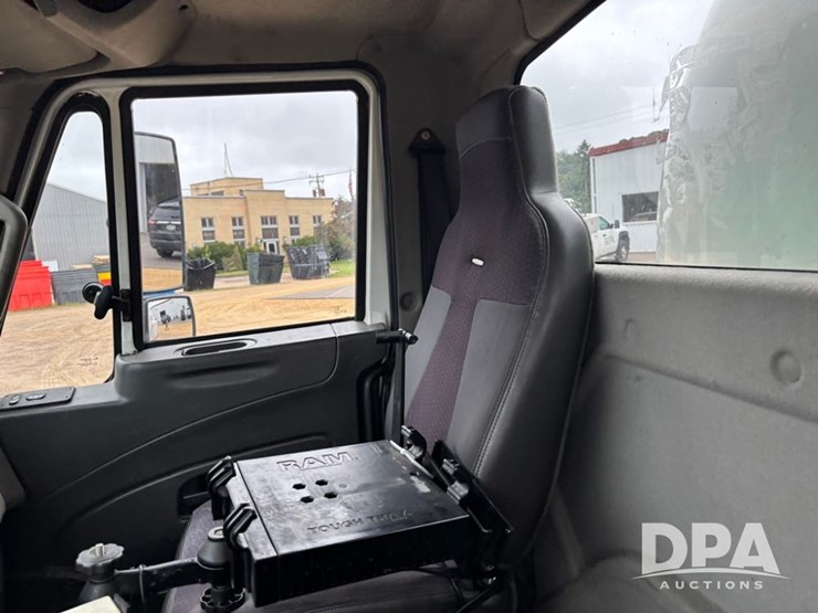 2013-international-durastar-4400-image-59