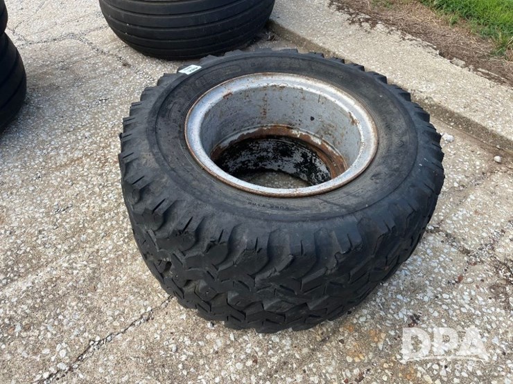 truck-tires-(jn2731)-image-2