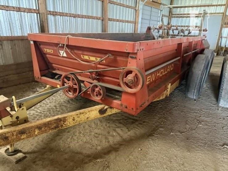 new-holland-790-image-15