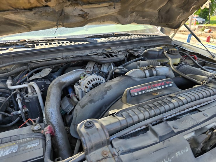 2004-ford-f550-image-38