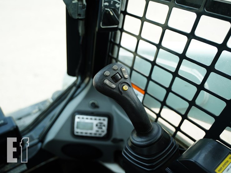 2022-bobcat-t770-image-29