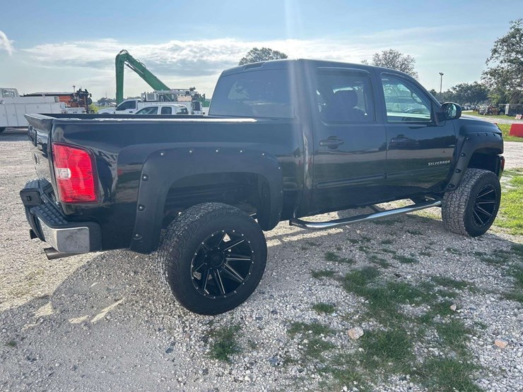 2012-chevrolet-silverado-1500-ltz-image-3
