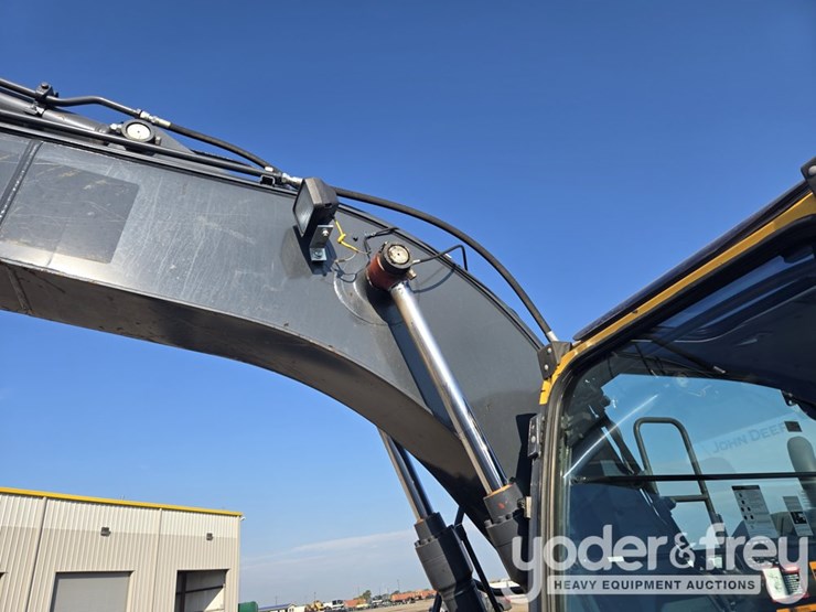 2022-deere-130g-image-35