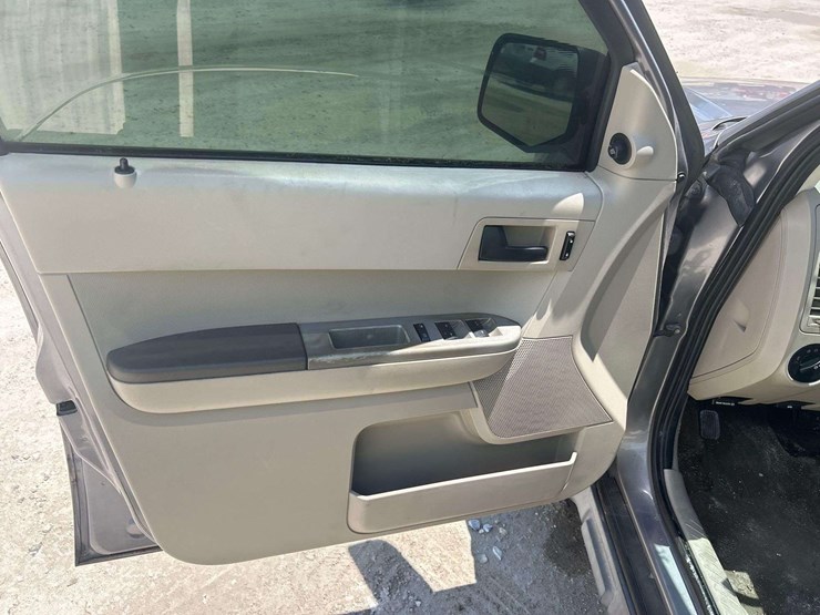 2008-ford-escape-xlt-image-12