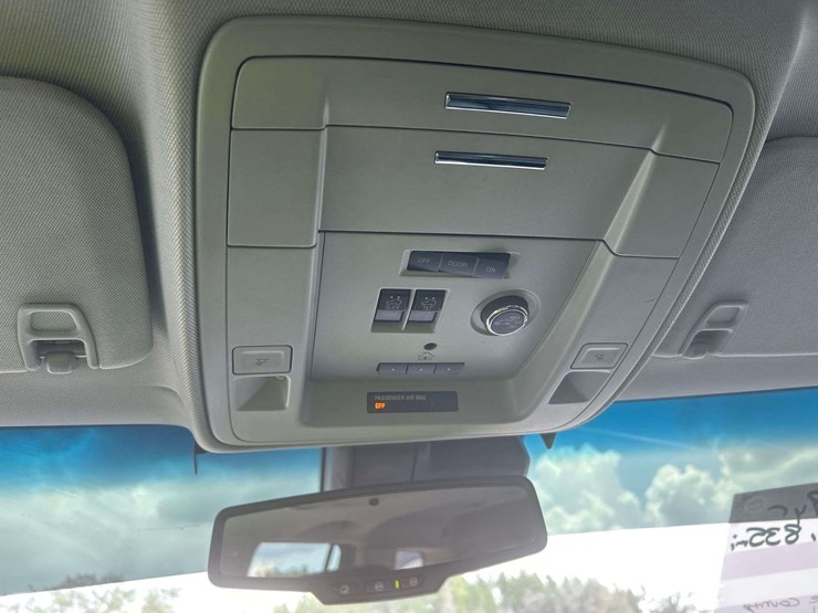 2019-chevrolet-tahoe-lt-image-20