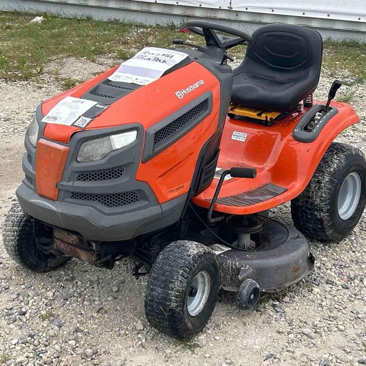 Husqvarna YTH18542 42in Riding Mower