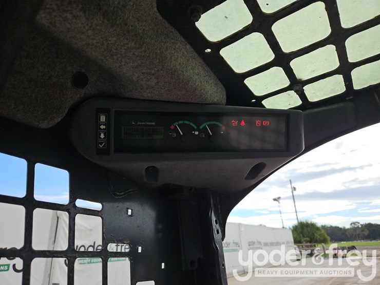 2016-deere-314g-image-24