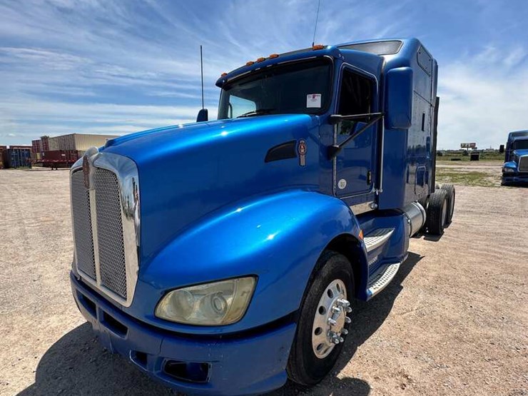 2014-kenworth-t660-image-1