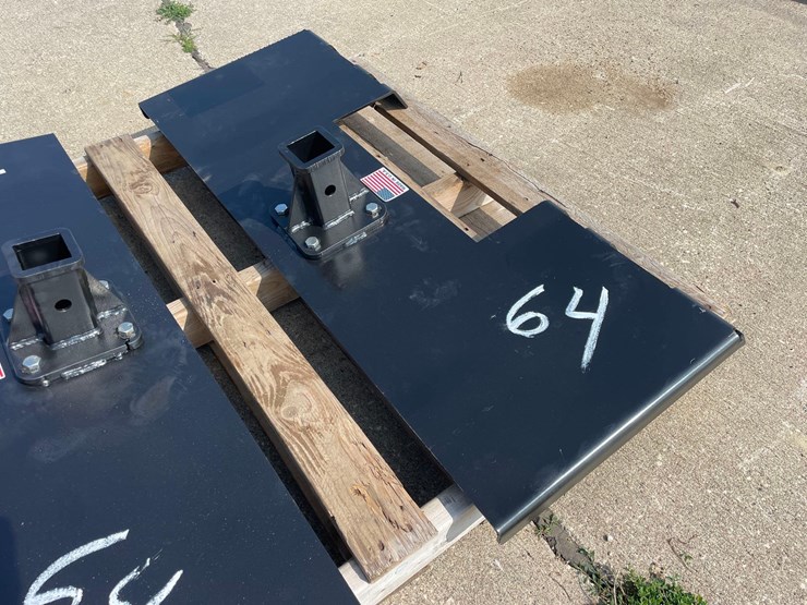skidloader-receiver-hitch-plate-image-1