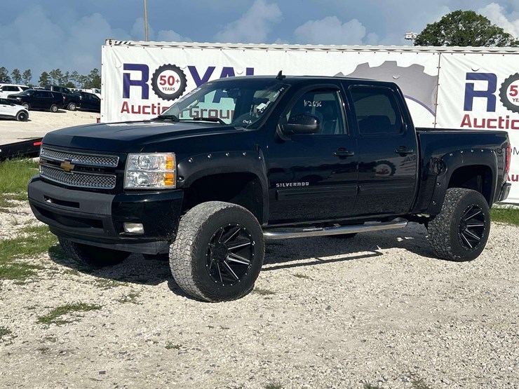 2012-chevrolet-silverado-1500-ltz-image-1