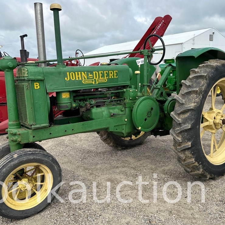 1982 JOHN DEERE B