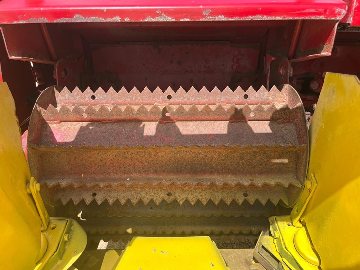 new-holland-900-image-11