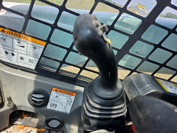 2019-bobcat-t870-image-40