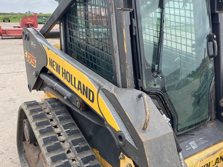 new-holland-c175-image-13