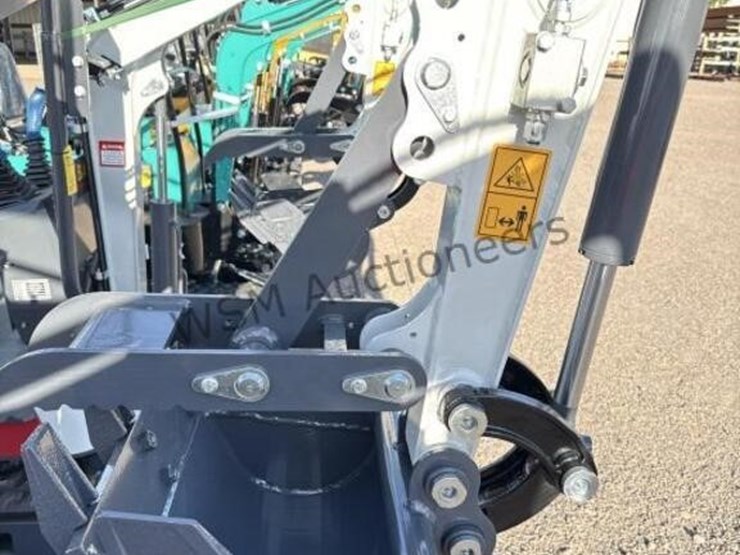 battler-et12m-mini-excavator-image-5