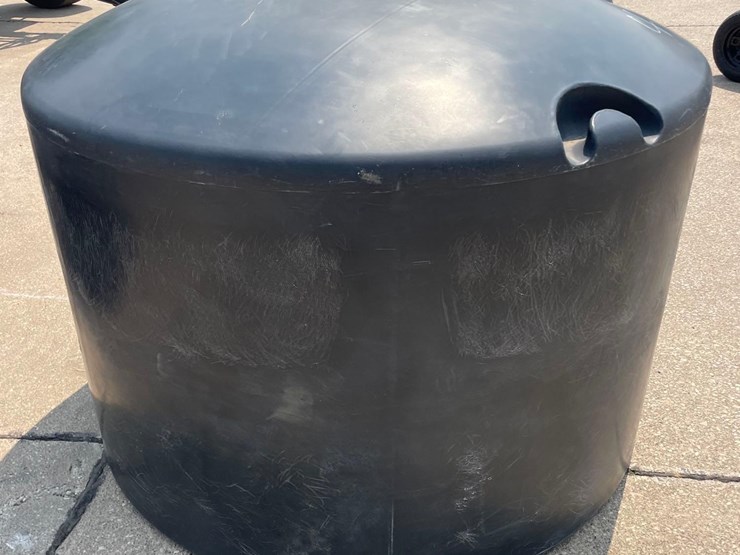 550-gallon-poly-tank-image-3