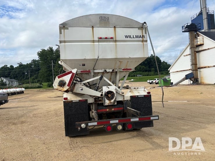 1998-peterbilt-385-image-10
