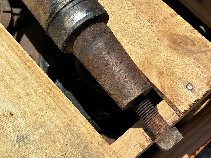 john-deere-model-g-crankshaft-image-12