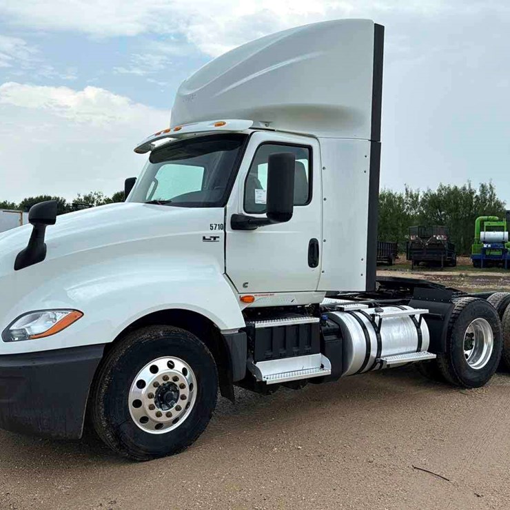2021 INTERNATIONAL LT