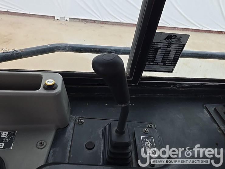 2020-komatsu-d61px-24-image-57