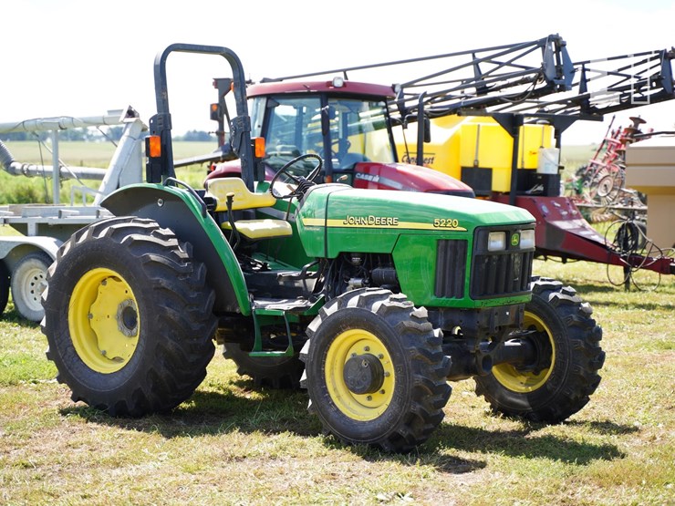 2004-john-deere-5220-image-3