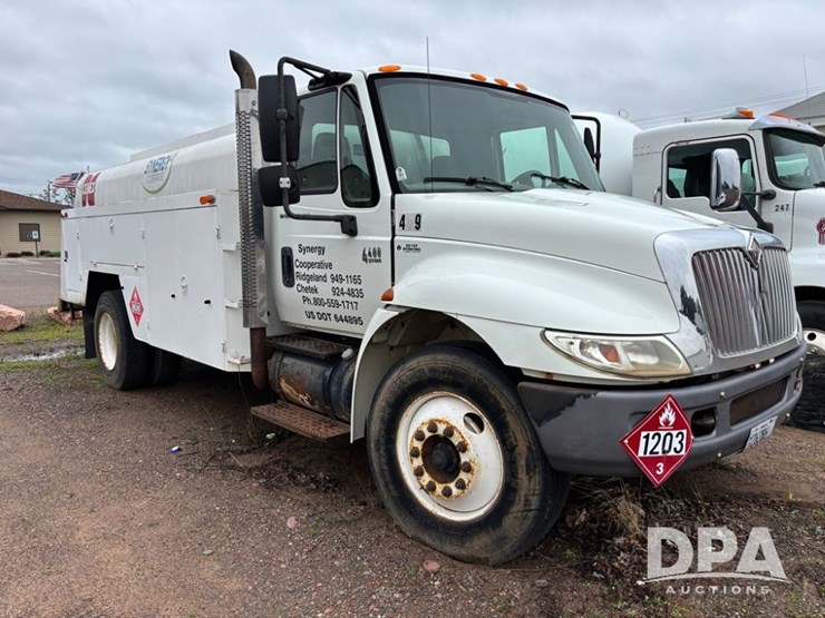 2002-international-durastar-4400-image-15