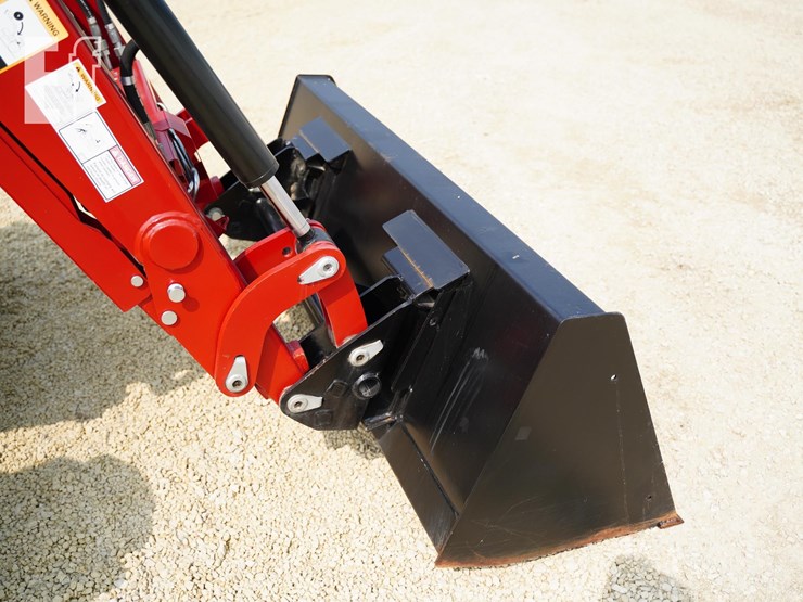 2022-case-ih-farmall-75a-image-18
