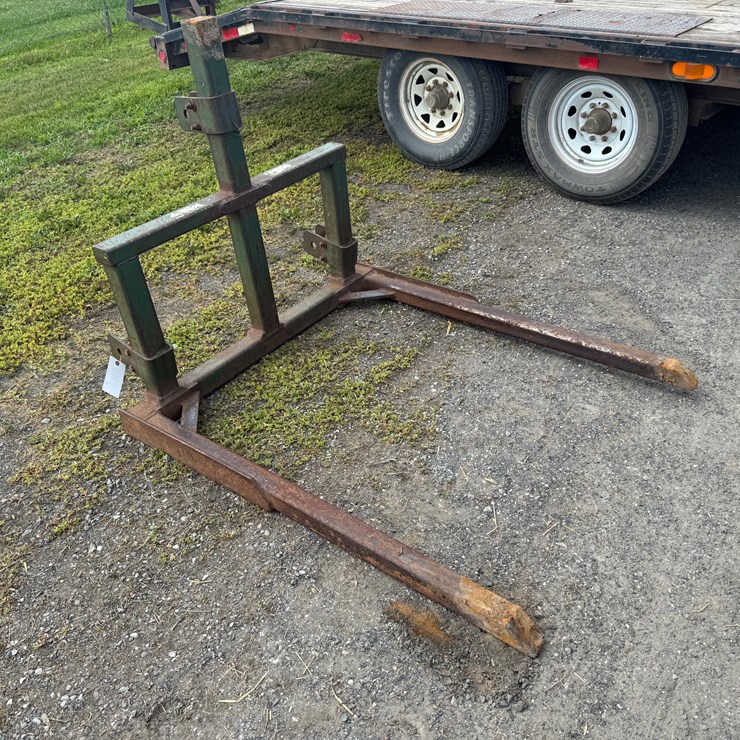 #362 • 3pt bale mover