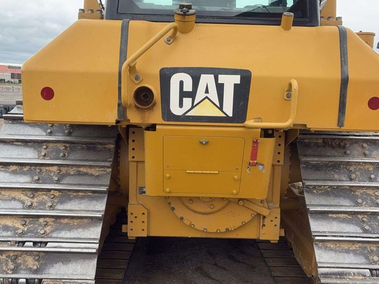 2013-cat-dgn-lgp-dozer-image-23
