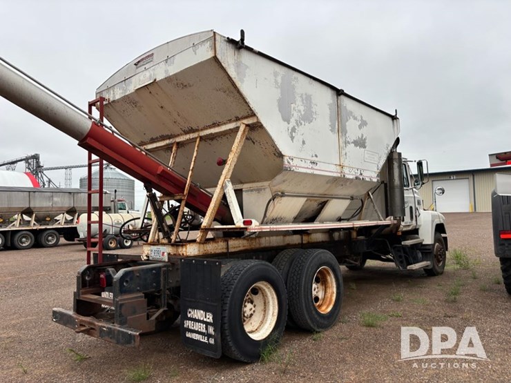 1996-mack-ch613-image-11