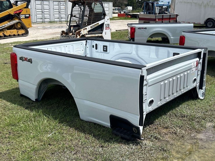 ford-super-duty-pickup-truck-bed-image-2