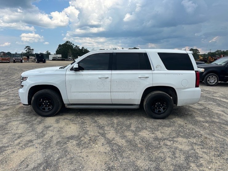 2015-chevrolet-tahoe-image-5