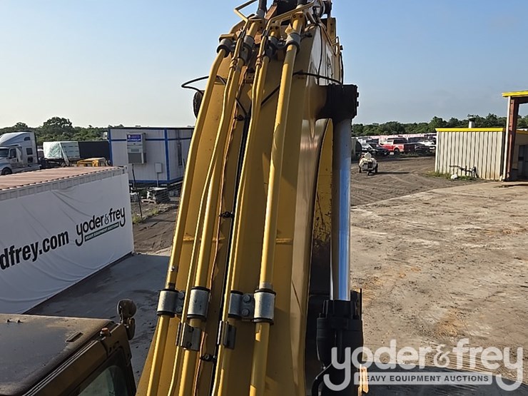 2015-caterpillar-336-f-image-76