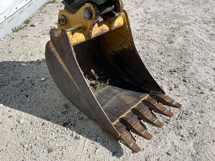 2015-caterpillar-410l-4x4-extendahoe-backhoe-loader-image-17