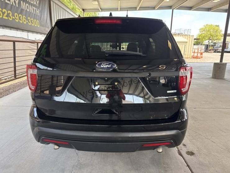 2016-ford-explorer-image-6