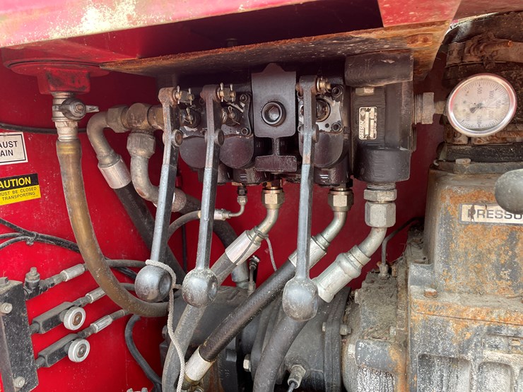 #4728-•-1995-mack-tri-axle-water-tank-truck-(has-wi-title)-image-32