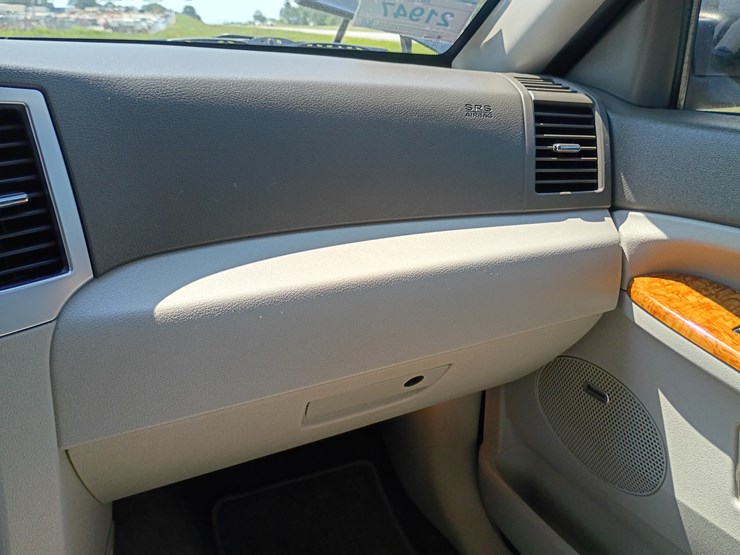 2010-jeep-grand-cherokee-image-75
