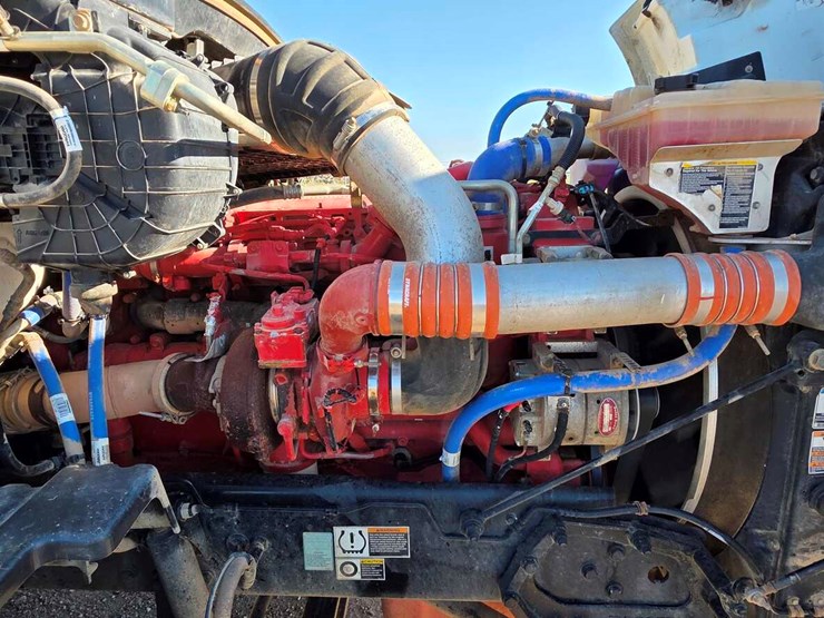 2020-peterbilt-567-image-14