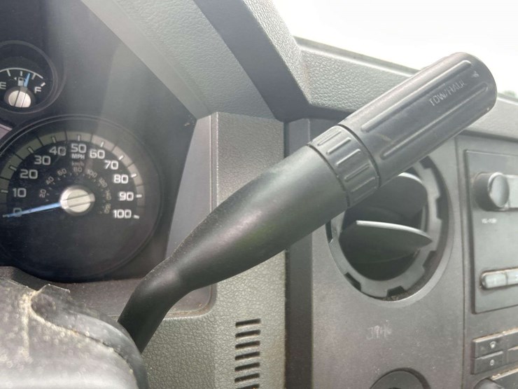 2015-ford-f550-image-17