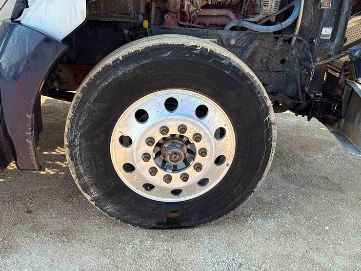 2019-kenworth-t880-image-11