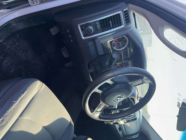 2017-dodge-ram-2500-image-8