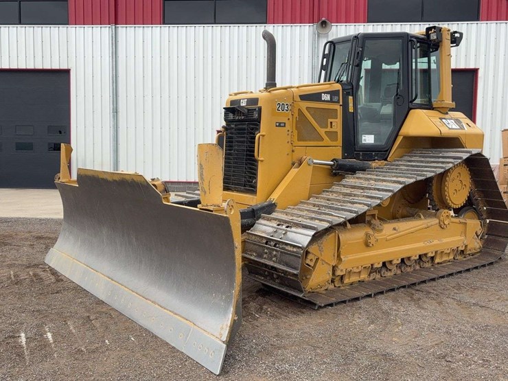 2013-cat-dgn-lgp-dozer-image-1