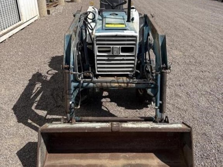shibaua-sp1740-loader-tractor-image-3