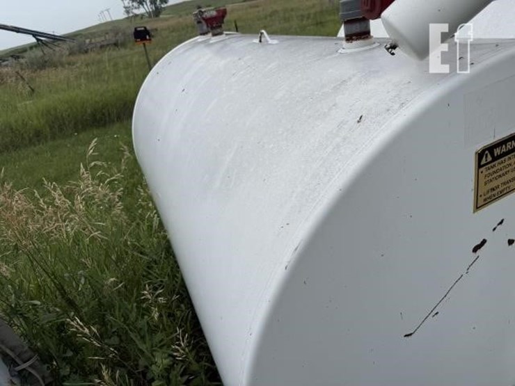 550-gallon-fuel-tank-(2)-image-4