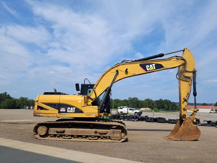 2011-caterpillar-320dl-image-3