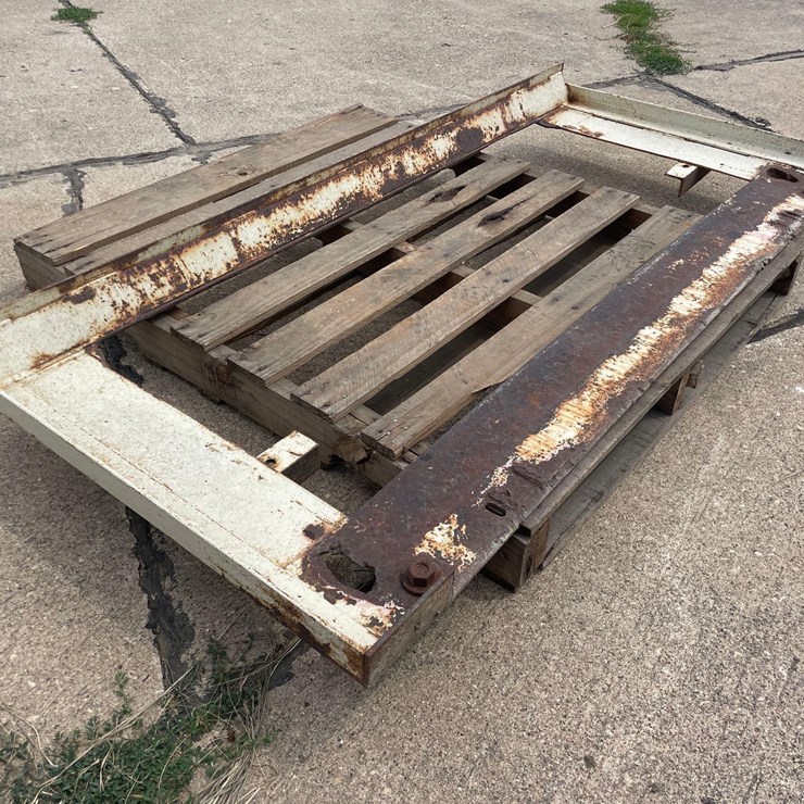 International 1460 to 2188 Combine Adapter Plate